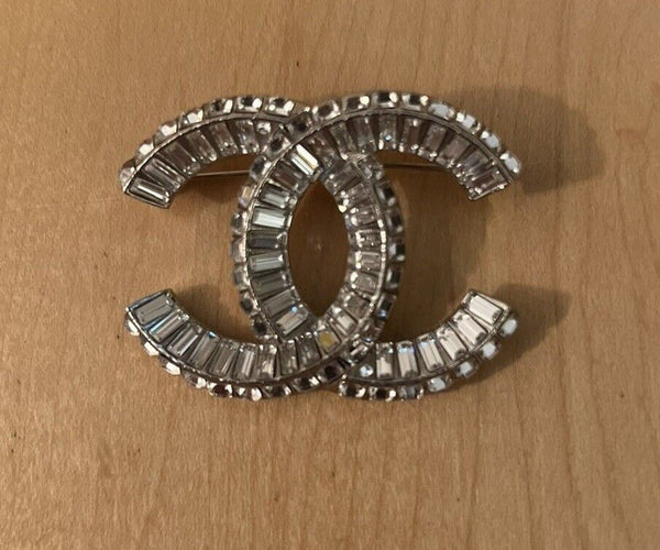 CHANEL Authentic Classic All Crystal CC Logo Brooch Pin Large Silver Tone