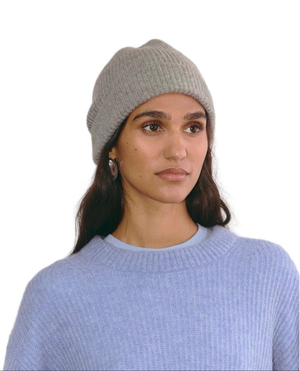 NWT Everlane The Felted Merino Beanie Hat Heathered Oat Cream White OS Adult