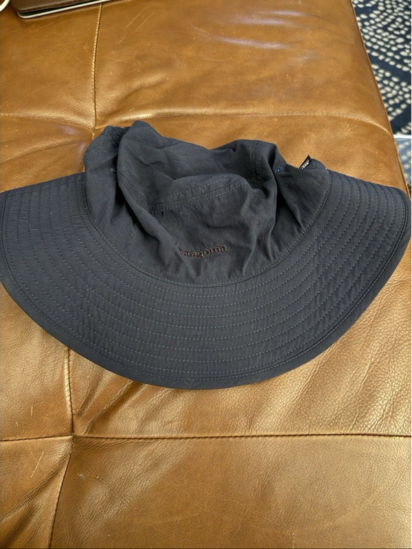 Patagonia Dark Grey Surf Wide Brim Bucket Hat with Straps – Size Large
