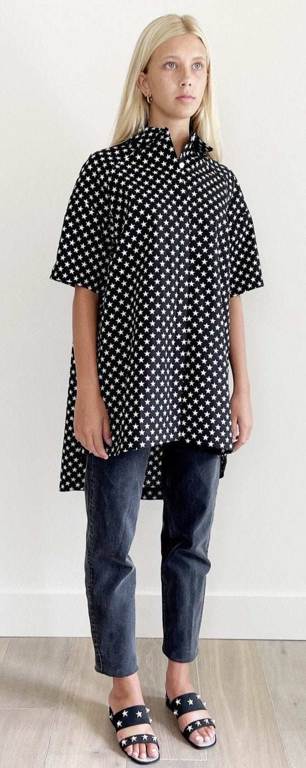 Rororiri Women's Alcor Oversized Button-Down Shirt – Black & White Stars – Size 6