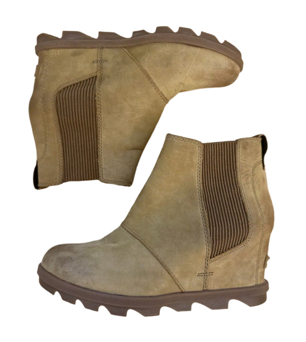 NWOT Sorel Joan of Arctic Wedge Chelsea Boot – Tan Cognac – Size 9.5