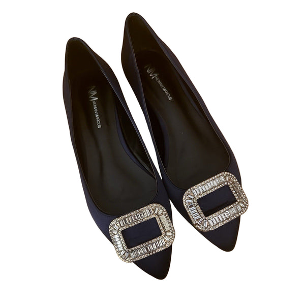 NEW Neiman Marcus Women’s Navy Blue Satin Point Flats Silver Crystal Size 8.5
